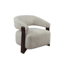 Fauteuil Juun beige schuin van voren met houten zijframe
