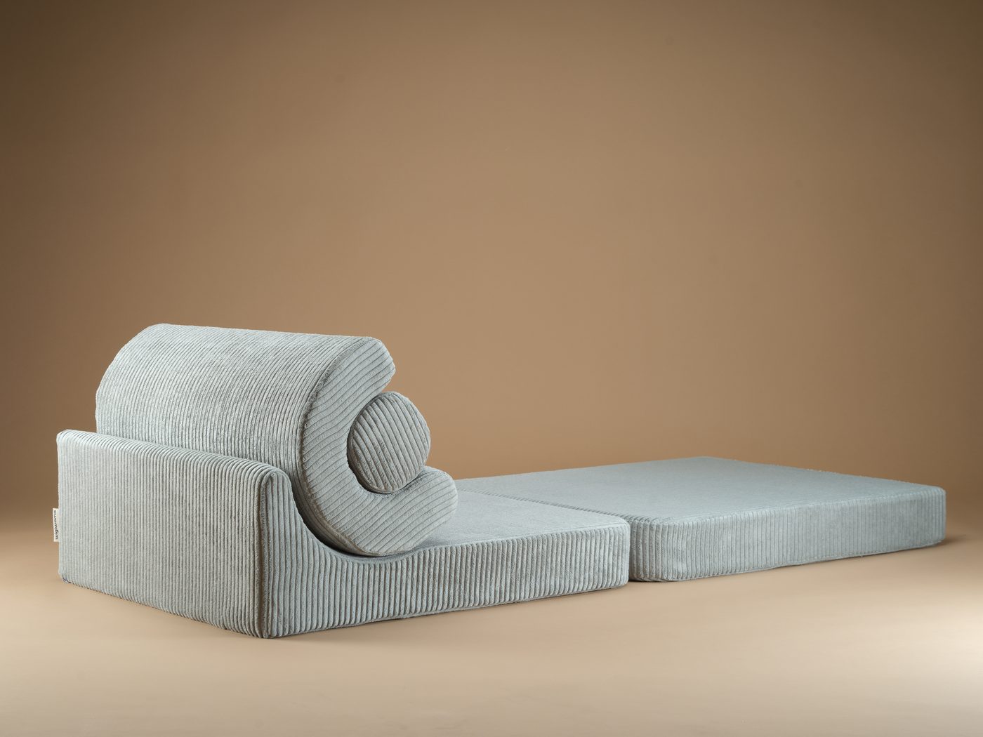 wigiwama flipster 3-in-1 foldable ribbed chair peppermint green — uitgeklapt als bed