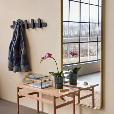 Fröhliche Garderobe schwarz