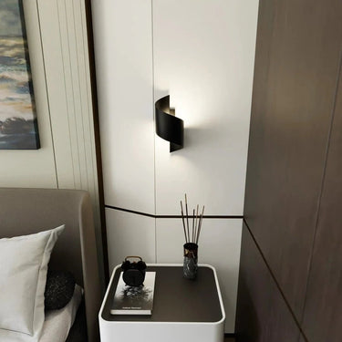 SPINER 1-lichts wandlamp - Zwart