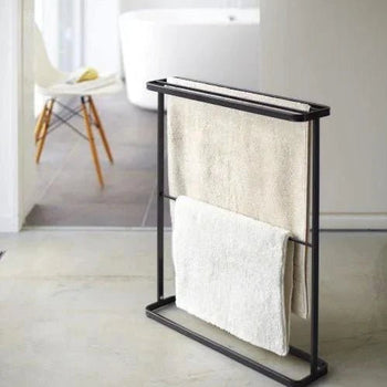 Yamazaki Tower handdoekenrek voor de badkamer - zwart
