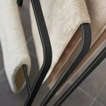 Yamazaki Tower Handtuchhalter für Badezimmer, 3 Stangen – schwarz