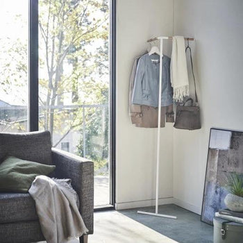 Eckgarderobe am Yamazaki-Turm – weiß