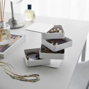 Yamazaki Tower Schmuckorganizer, quadratisch, 4-stöckig – weiß