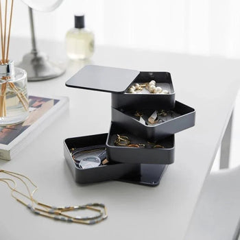 Yamazaki Tower Schmuckorganizer, quadratisch, 4-stöckig – Schwarz