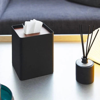 Yamazaki Rin vierkante tissuebox - zwart