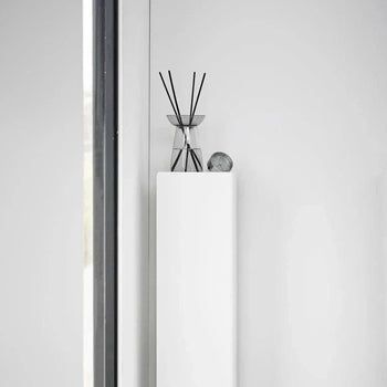 Yamazaki Tower Toilettenpapierhalter auf Rollen, schmal - Weiß