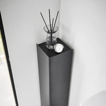 Schmaler Toilettenpapierhalter auf Rollen am Yamazaki-Turm – schwarz