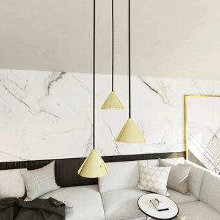 ELITE 3-lichts hanglamp - Gouden driehoek kappen hanglamp met lampenkap - sfeervol in een Minimalistisch interieur