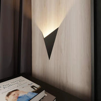 Emibig FORM 4 1-lichts wandlamp - Zwart metaal