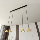 ELIT 4-lichts hanglamp - Zwart goud hanglamp met lampenkap - sfeervol in een Minimalistisch interieur