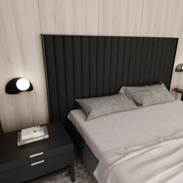 FORM 7 wandlamp - Opaalwit glas - Zwart frame