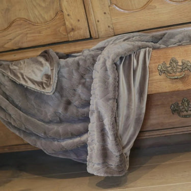 Winterhome luxe imitatiebont deken Fennec Mocca