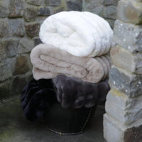 Winterhome luxe imitatiebont deken Arctic Fox Ivory