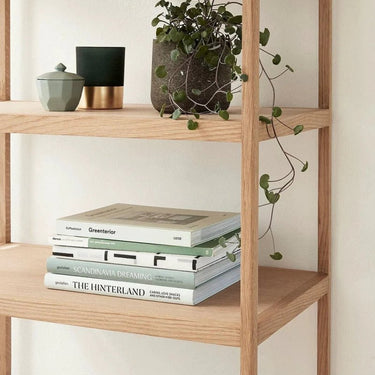 Großes Natur-Bücherregal