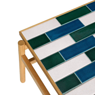 Couchtisch mit mehrfarbigem Motiv