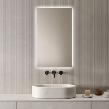 Badkamerspiegel Sorento 100×60 cm met zwarte lijst met dimbare LED en anticondens
