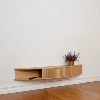 Gebogenes, schwebendes TV-Möbel – Eiche natur, 150 cm