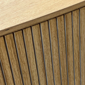Gebogenes, schwebendes TV-Möbel – Eiche natur, 200 cm