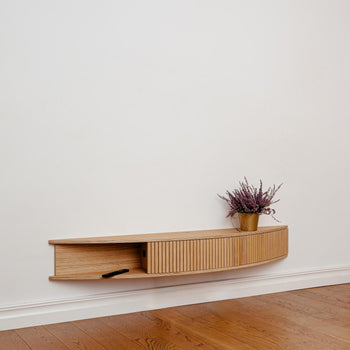 Gebogenes, schwebendes TV-Möbel – Eiche natur, 200 cm