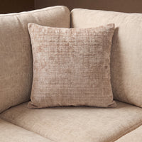 MySofa sierkussen 45 x 45 cm in beige chenille Cremona 14 op een lichte bank