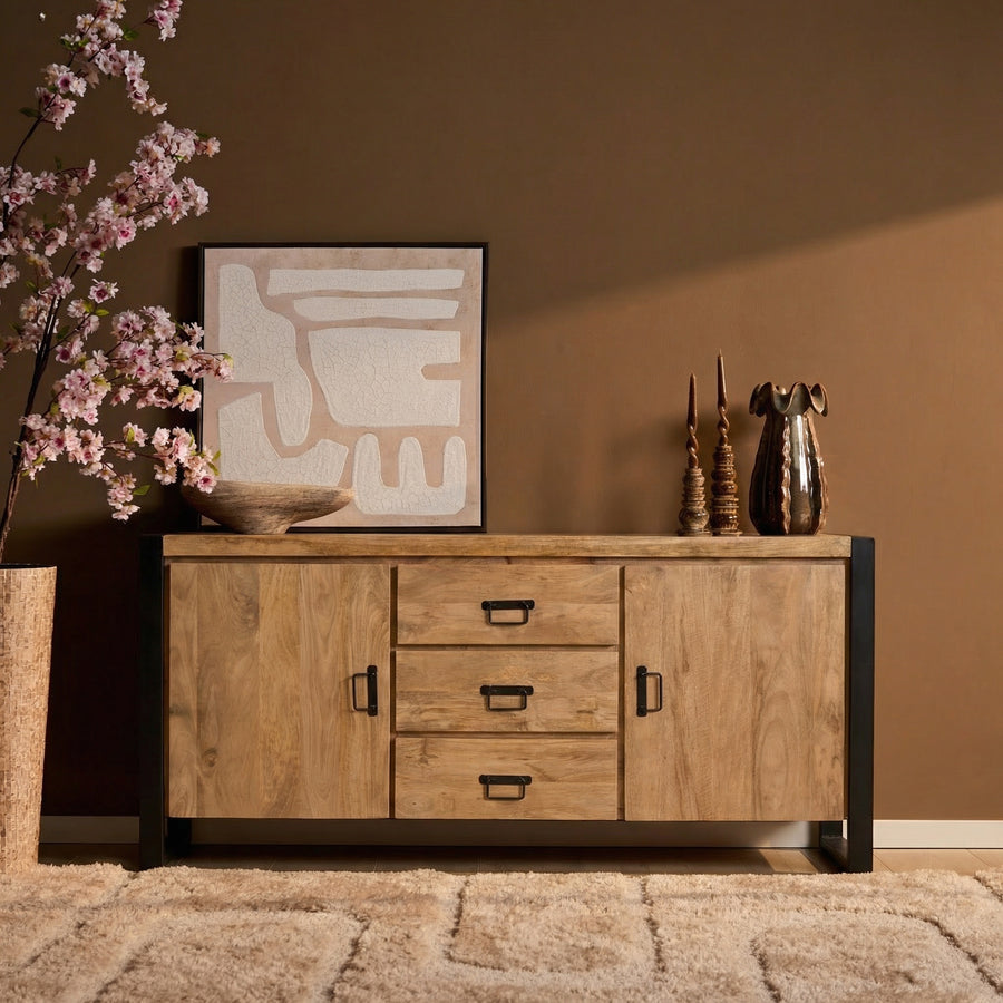 Sideboard Britt natur – Naturel hout, zwarte grepen