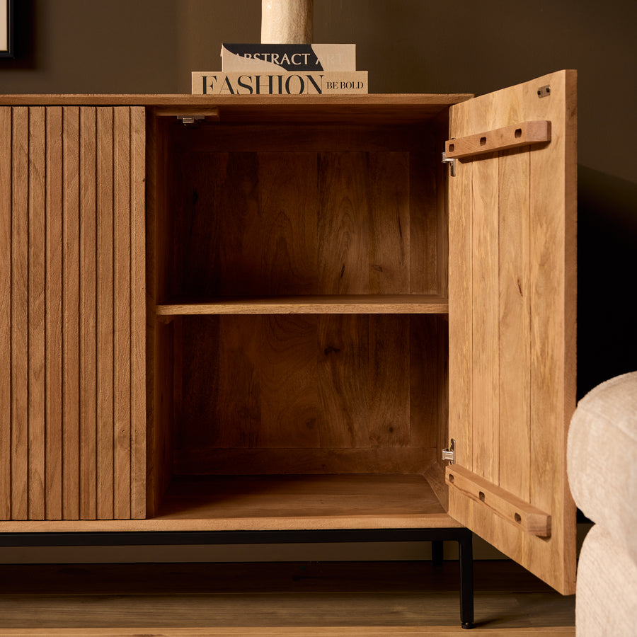 Sideboard Madison Natur – Open met een lichte druk