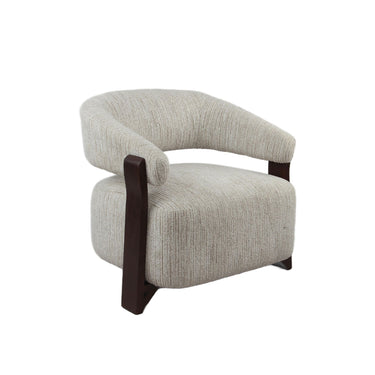 Fauteuil Juun beige schuin van voren met houten zijframe