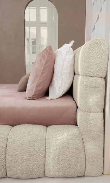 Platformbed Adore Ruby Bouclé Beige – 180x200 cm – Zonder Matras - afbeelding 4