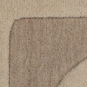 Vloerkleed Trenton 560 beige laagpolig – detailfoto van pool en structuur