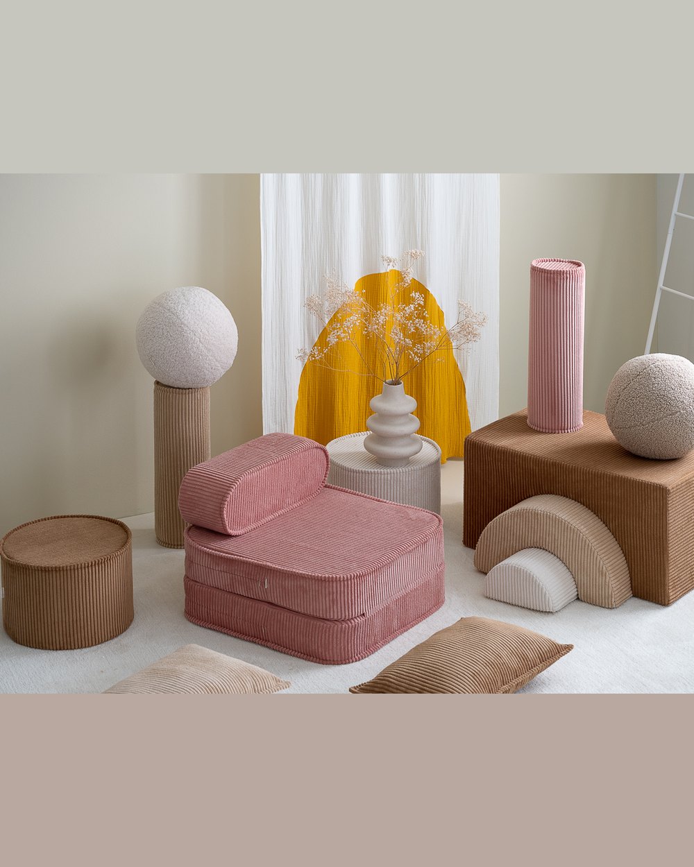 Wigiwama Uitklapstoel 3-in-1 Pink Mousse in een kinderkamer
