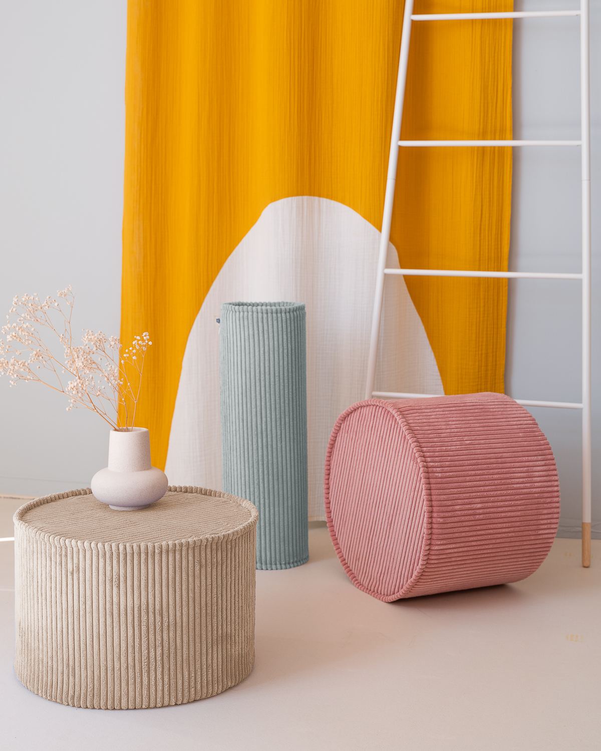 Kenmerken Wigiwama Runder gerippter Pouf Rosa Mousse