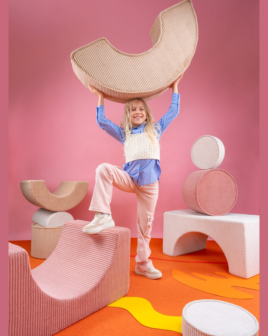 Wigiwama Regenboog speelset Pink Mousse in een kinderkamer