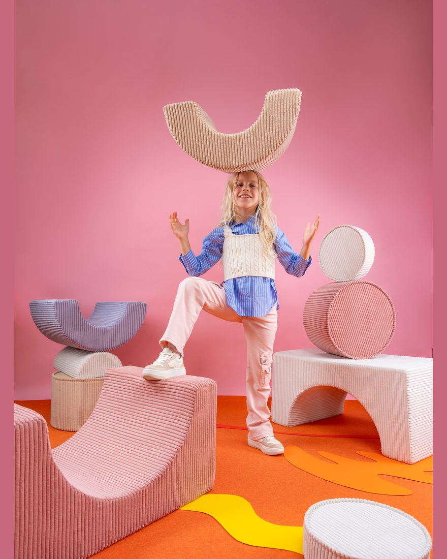 Wigiwama Regenboog speelset Pink Mousse in een kinderkamer