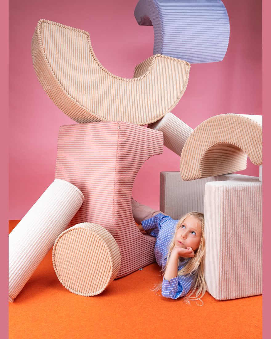 Wigiwama Regenboog speelset Pink Mousse in een kinderkamer