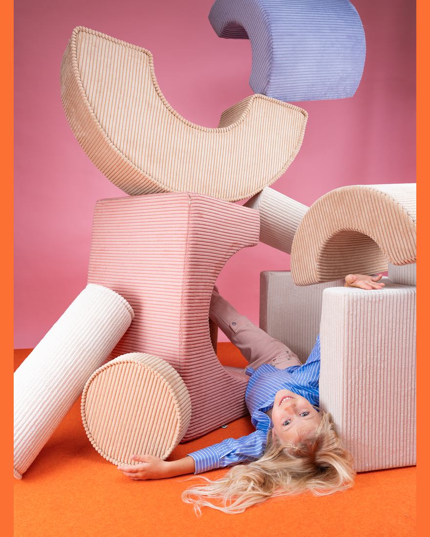 Wigiwama Regenboog speelset Pink Mousse in een kinderkamer