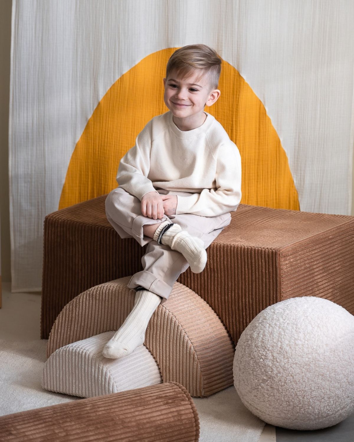 Wigiwama Regenboog speelset Toffee in een kinderkamer