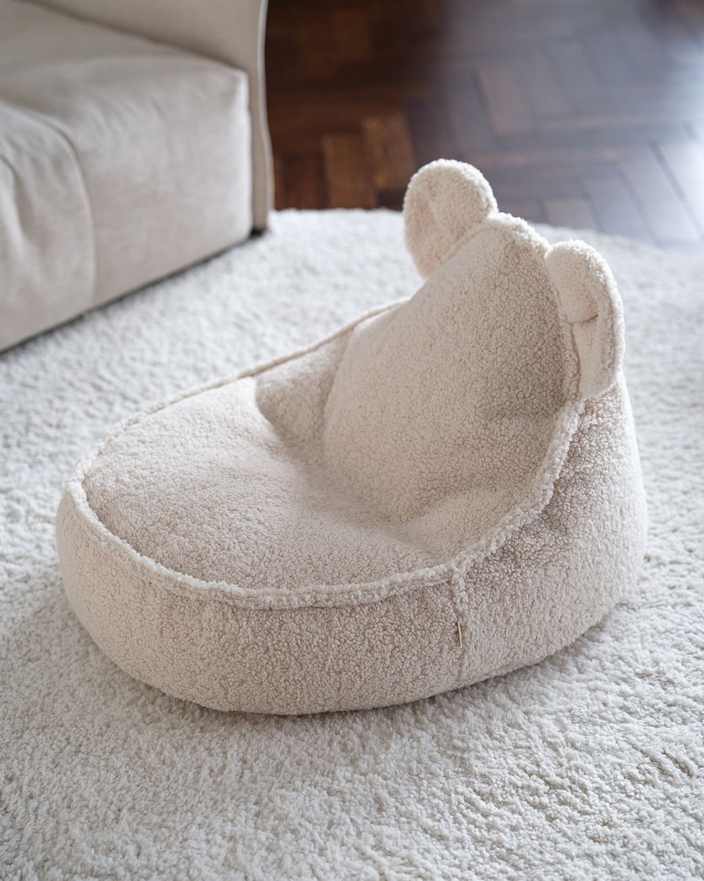 Wigiwama Berenzitzak Cream White in een kinderkamer