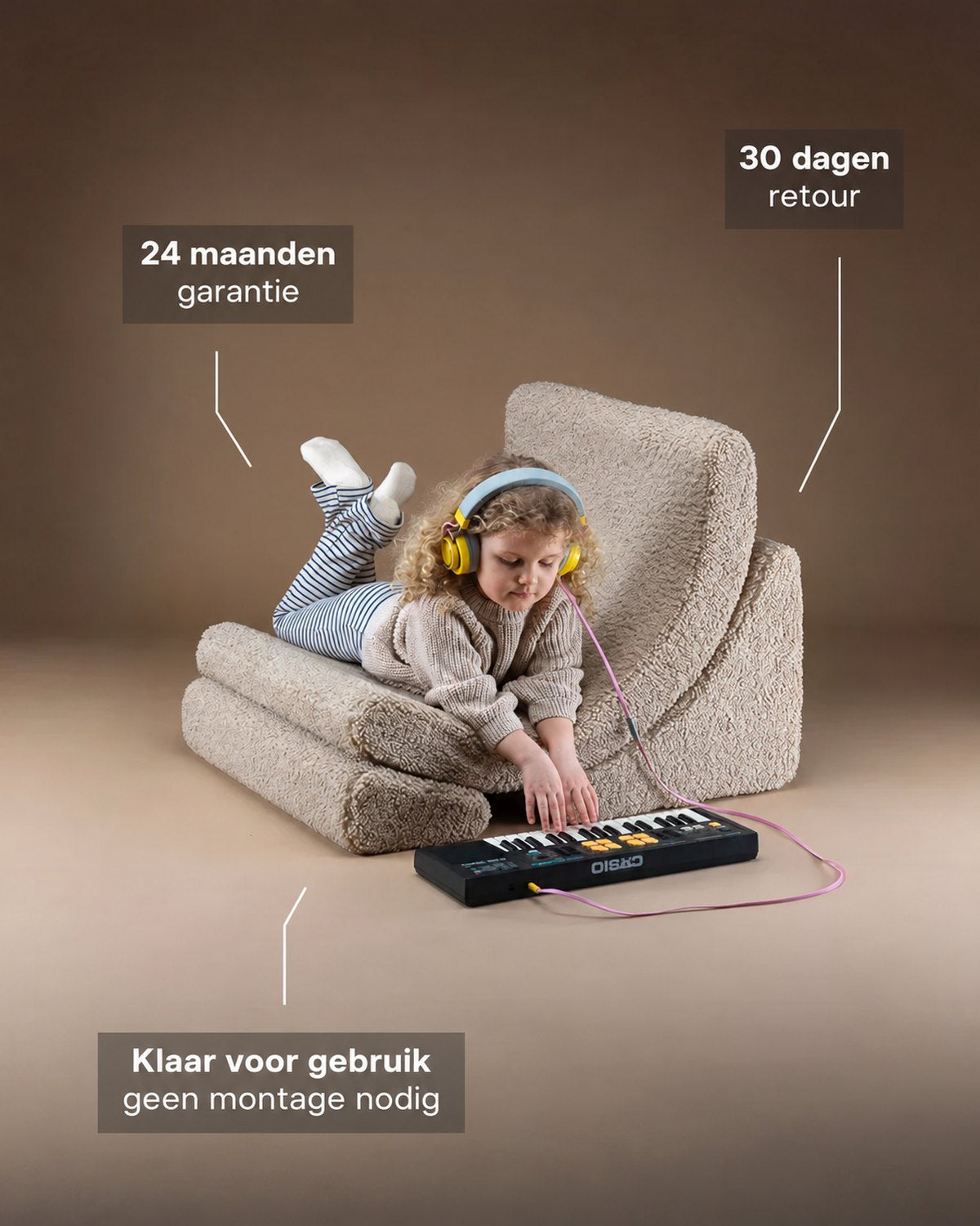 De Wigiwama maanstoel, drie losse delen Biscuit