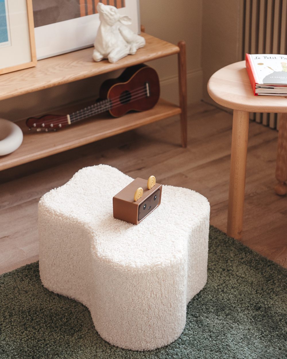 Wigiwama Wolkenpoef Creamy white in een kinderkamer