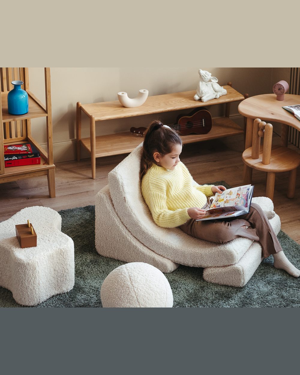 Wigiwama Wolkenpoef Creamy white in een kinderkamer