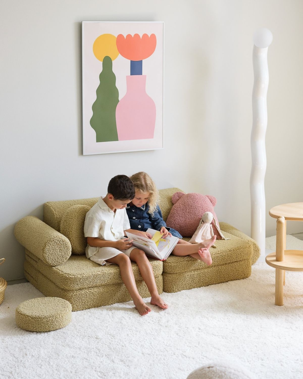 Wigiwama Kinderspielbank, 9-teilig, aus Teddyfell Matcha in een kinderkamer