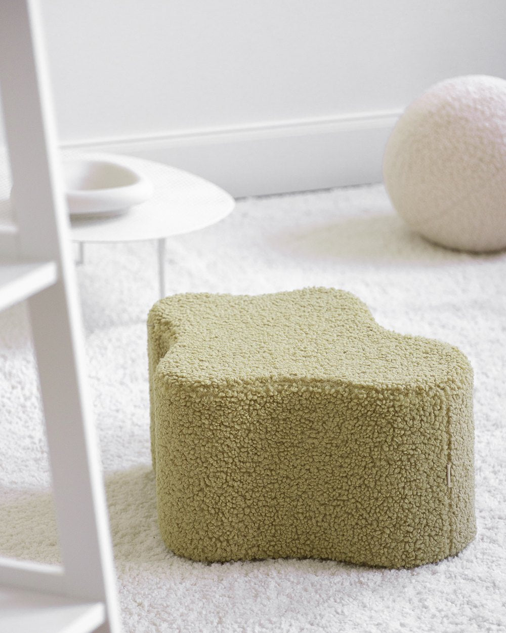 Wigiwama Wolkenpoef Matcha in een kinderkamer