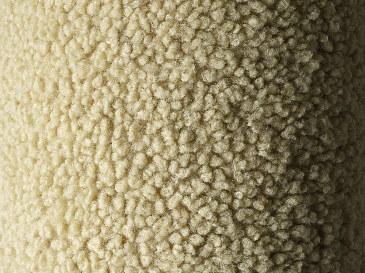 Teddy van dichtbij — Wigiwama-Hocker aus Teddy-Stoff Matcha