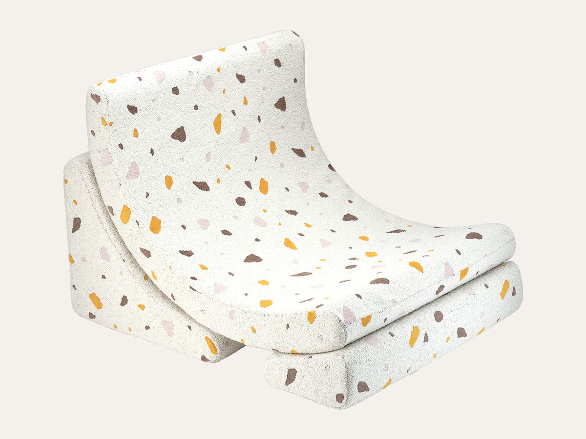De Wigiwama maanstoel, drie losse delen Terrazzo Marble