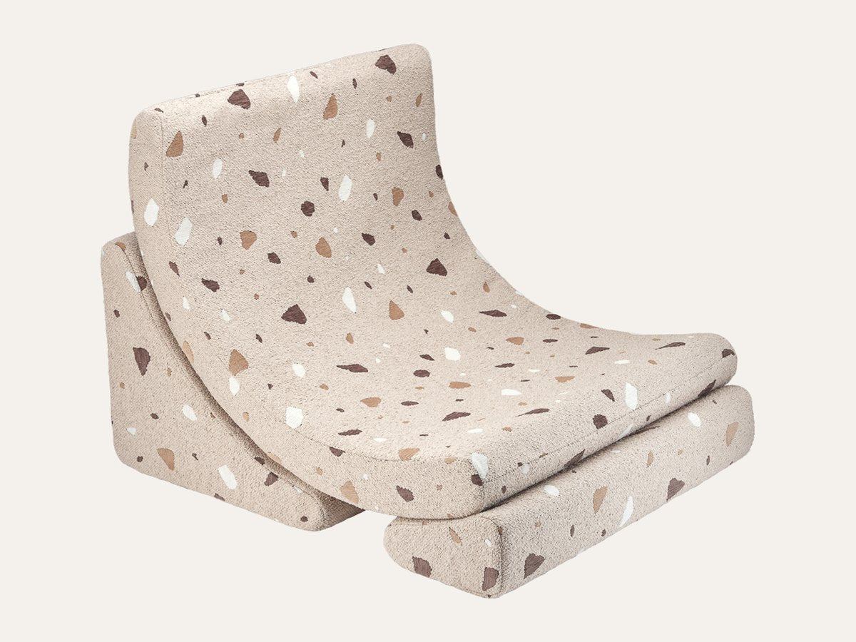 De Wigiwama maanstoel, drie losse delen Terrazzo Sand