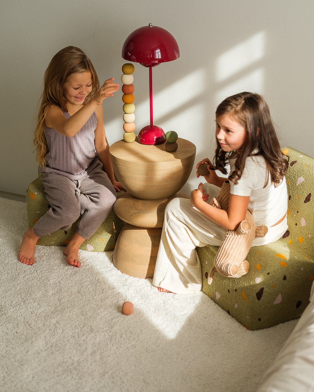 Wigiwama Wolkenstoel Moss in een kinderkamer