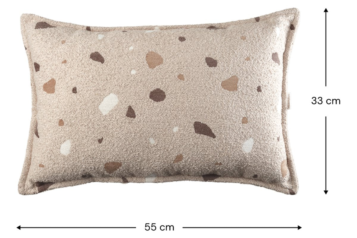 Afmetingen Wigiwama Rectangular cushion with Terrazzo print Terrazzo Sand: 55 cm breed, 33 cm hoog
