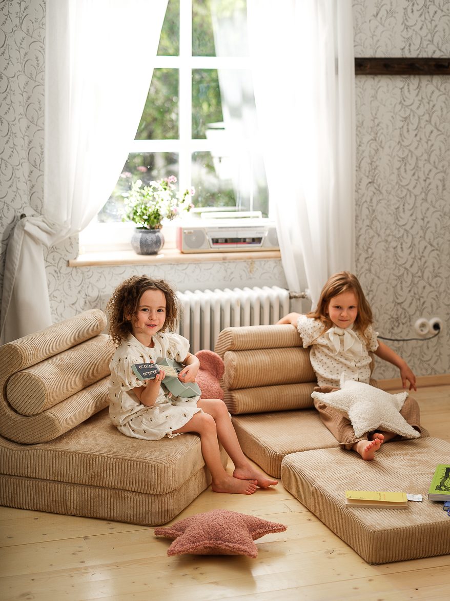 Wigiwama Flipster Uitklapstoel 3-in-1 Brown Sugar in een kinderkamer