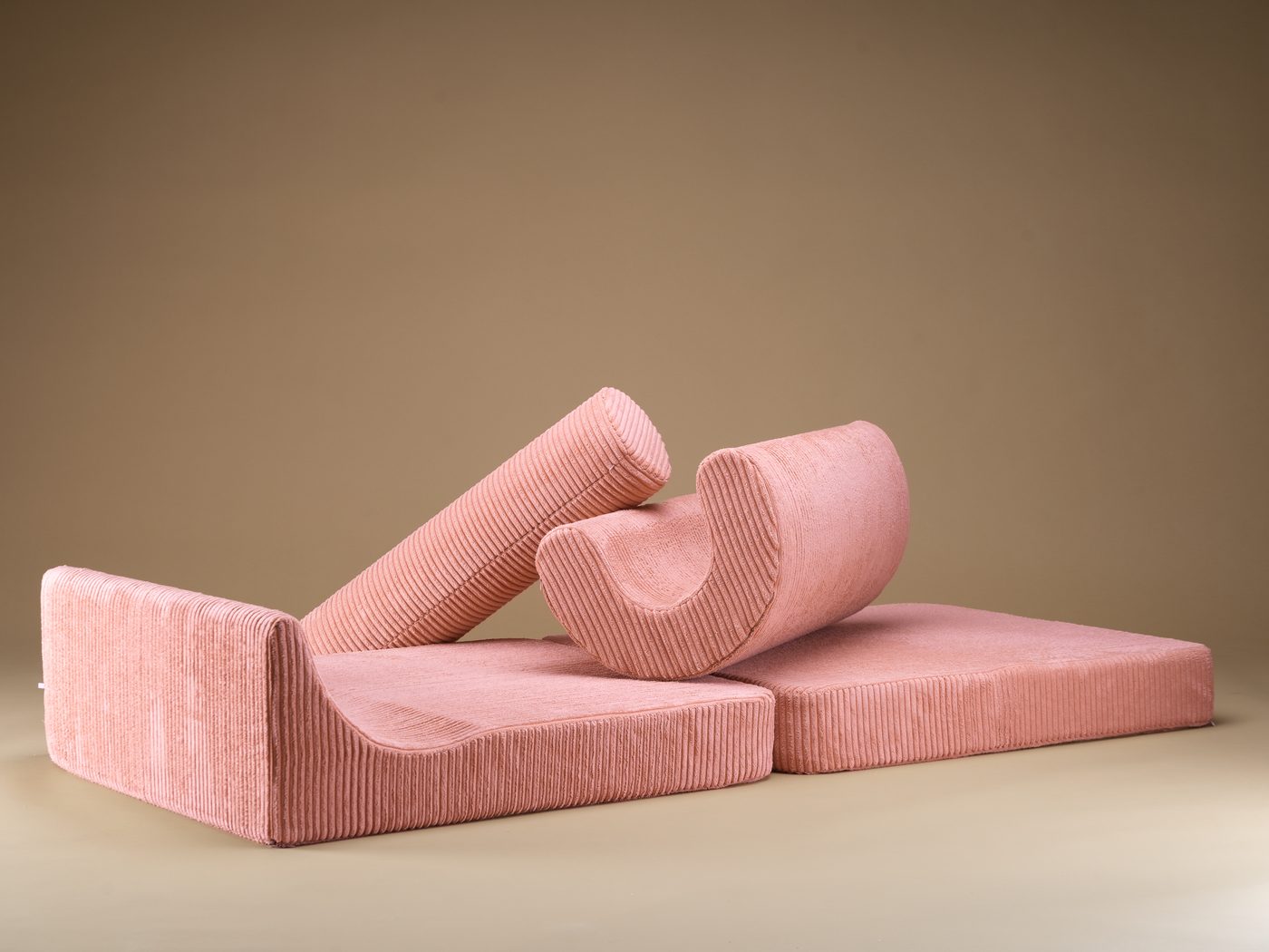 wigiwama flipster 3-in-1 foldable ribbed chair pink mousse — tunnel